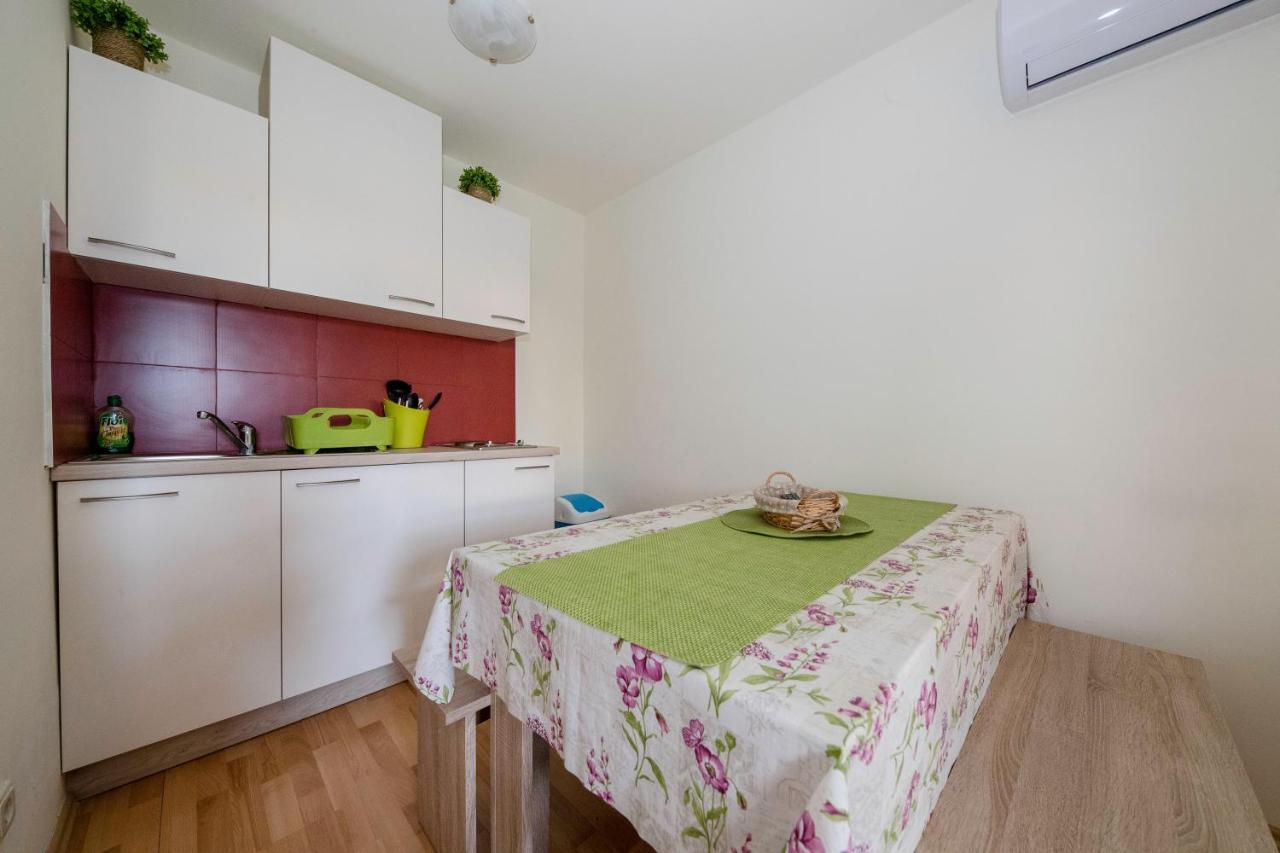 Guesthouse Šime Kolan Eksteriør billede