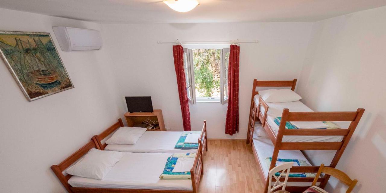 Guesthouse Šime Kolan Eksteriør billede