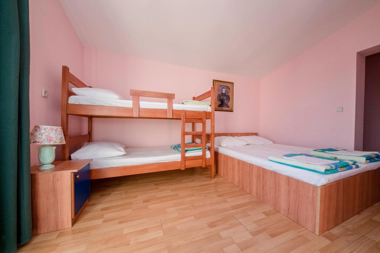 Guesthouse Šime Kolan Eksteriør billede