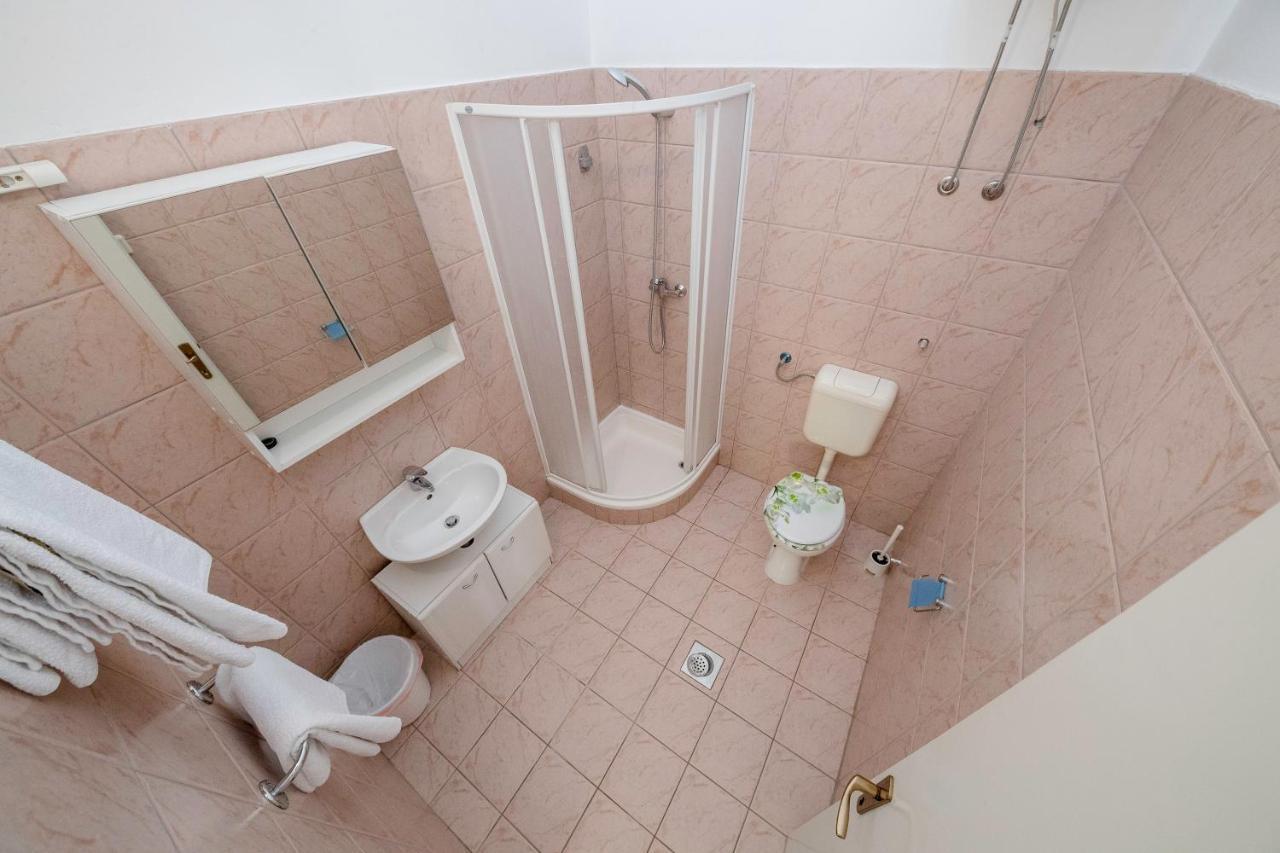 Guesthouse Šime Kolan Eksteriør billede